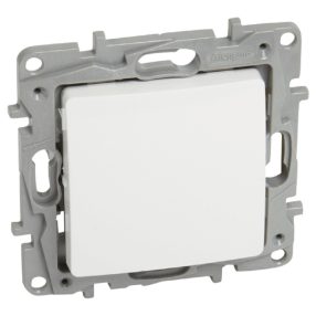 Váltókapcsoló 106 Legrand Niloé